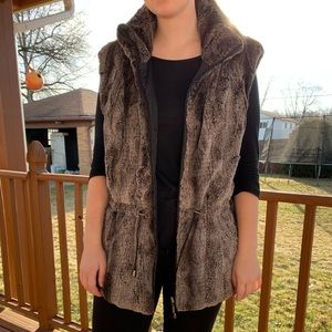 Gorgeous fur vest, brown w/ a hint of purple, XL